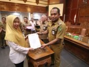 Tak Lagi Simpang Siur – Pemkab Kutim Akan Bayar 3 Bulan Gaji TK2D