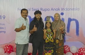 Keren, Putri Kutim Tampil di Pentas Nasional – Tembus Festival Seni Rupa Anak Indonesia