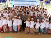 PT PLN Gelar Aksi Sosial – Khitan Puluhan Anak Pesantren