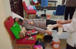Polres Kutim dan Kodim 0909/SGT Donor Darah – Tambah Stok PMI Hadapi Pandemi COVID-19