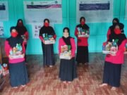 Stakeholder Kelinjau Ilir Gotong-Royong Cegah COVID-19 – Sosialisasikan 10 Aksi Berjarak dan Serahkan Bantuan