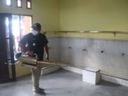 Pemkab Kutim Terus Genjot Penanggulangan COVID-19 – Ardiansyah Pimpin Kegiatan Penyemprotan Disinfektan di Sangkulirang