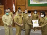 Surplus Produksi, 23 OPD di Kutim Borong 20 Ton Beras Kaubun