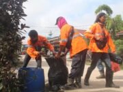 Grebek Kampung Bersih Sasar Gang Family Sangatta Utara – Sarana Edukasi Warga Agar Peduli Lingkungan