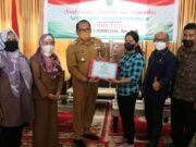 Distan Serahkan Bantuan Alsintan Alat Panen – Untuk Kelompok Tani Muara Bengalon