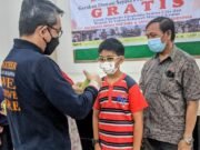 17 Remaja Sangatta Dapat Donasi Kacamata Medis – Penyerahan Disaksikan Bupati, Program Sosial PT MGI
