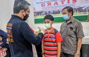 17 Remaja Sangatta Dapat Donasi Kacamata Medis – Penyerahan Disaksikan Bupati, Program Sosial PT MGI