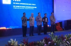 Bupati dan Pemkab Kutim Raih TOP Digital Awards 2022