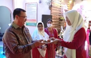 HUT ke-72 IBI Kutim, Poniso Sebut Bidan Semakin Profesional
