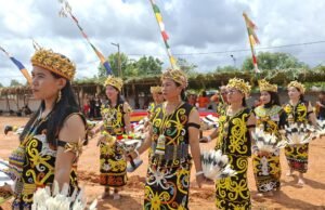 9 Tari Otentik Kayan Umaq Lekan Hiasi Pembukaan Festival Budaya UFAH 2025