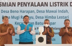 Listrik Desa Menyala, Pemcam Batu Ampar Dorong Penerangan Jalan